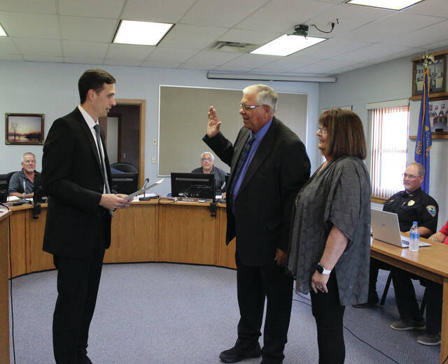 129356674_web1_swearing-jim-
The swearing in of newly elected Mayor of Devils Lake, Jim Moe, took place at a special Devils Lake City Commission meeting held at the end of July 2022.