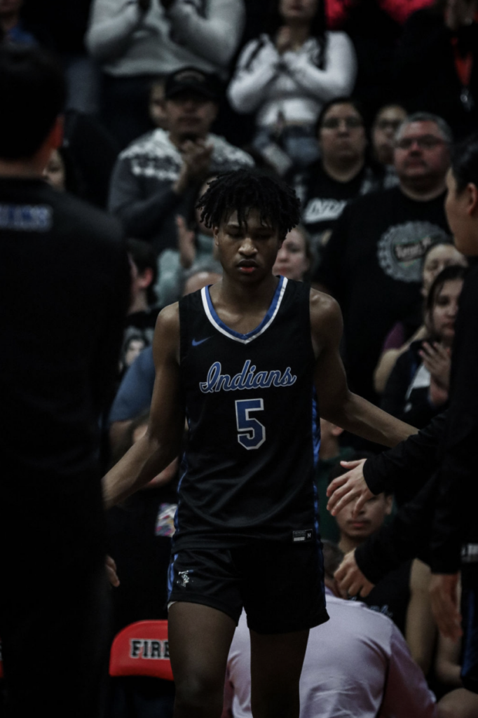 Brothers Deng and Marial Deng both contributing to strong Four Winds