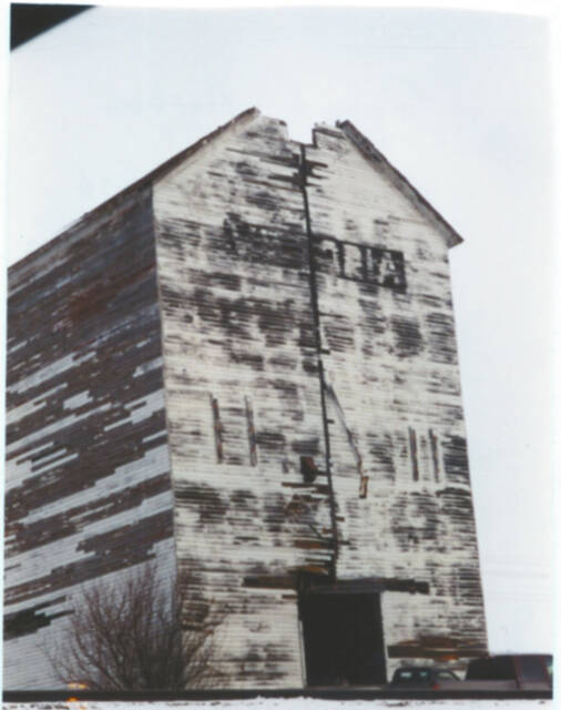 130465356_web1_olga-3-
The old Victoria Elevator at Grand Harbor being demolished circa 2002. <em>(Photo submitted by Olga Pulst)</em>