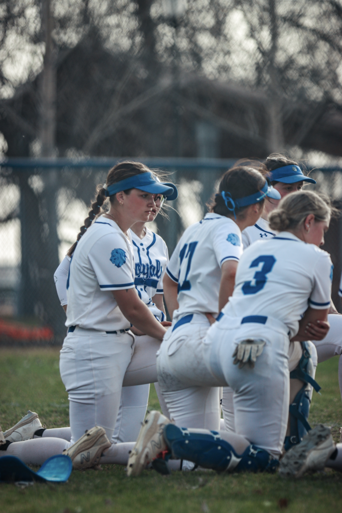 LRSC softball team/Photo by Noah Clooten