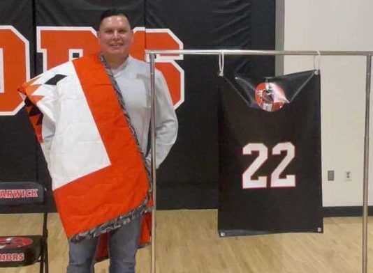 Warwick hires Robert Lawrence as new boys’ basketball coach
Lawrence at his number retirement ceremony in January 2025. (Photo via Warwick Warriors Boys Basketball Facebook)