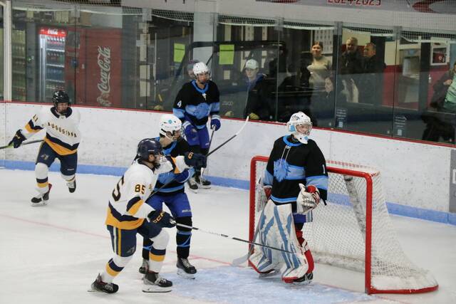 131981959_web1_lrsc-men-s-hockey-12-7-25
Lake Region State College mens hockey vs. Augustana, Dec. 7, 2025. (Photo by Mojo Hill)