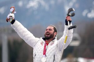 US ‘rock star’ Paralympic skier wins silver for his late twin brother
