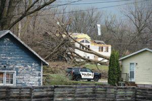Powerful winds and reported tornadoes rip through Midwest, leaving heavy damage but no deaths