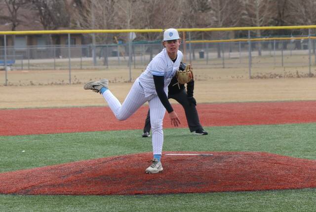 Hunter Remmick dominates, Lucas Lyons mashes as Royals sweep Bottineau