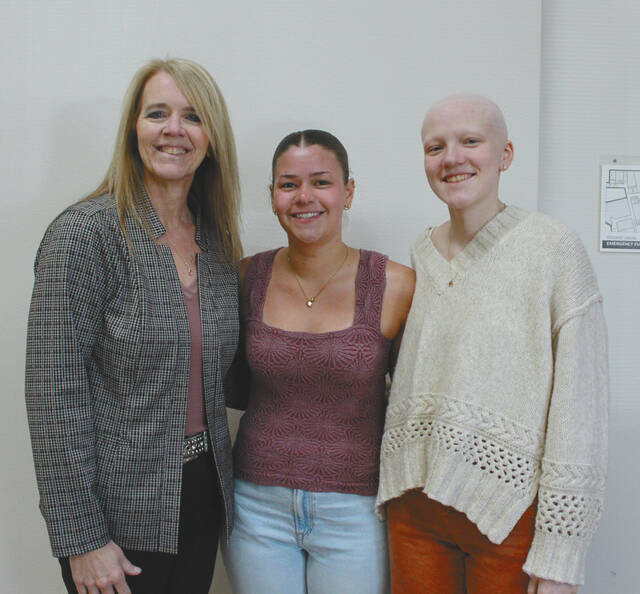 Robyn Everly presented Leeds High School Valedictorian Isabella Engstrom and Olivia Follman, Salutatorian.