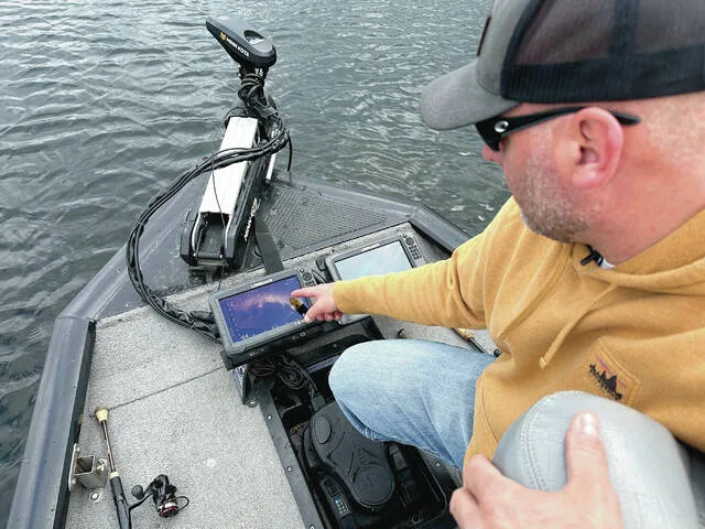 Some anglers praise forward-facing sonar, others say high-tech fishing ruins a day at the lake