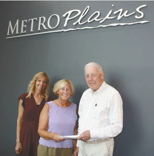 MetroPlains, Stenson Gives to the Community