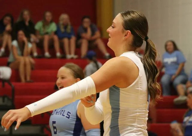 LRSC volleyball wins second straight home match before Iowa trip