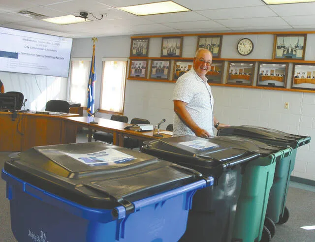 DL City Commission holds special meeting to talk trash containers