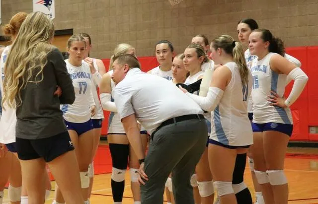 LRSC volleyball upsets No. 24 Science on the road