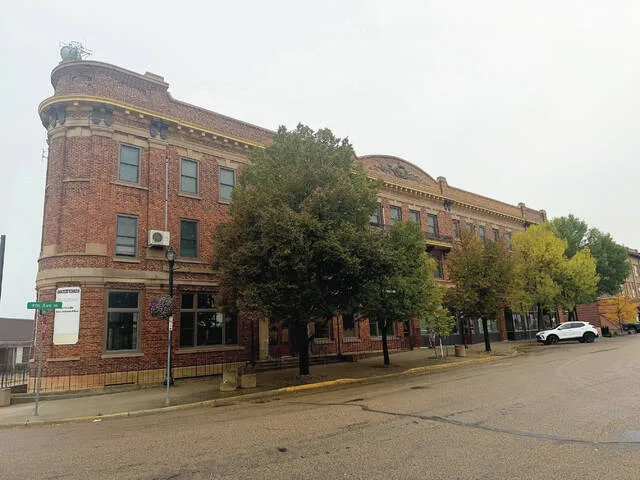 Fire at Great Northern Apartments displaces residents